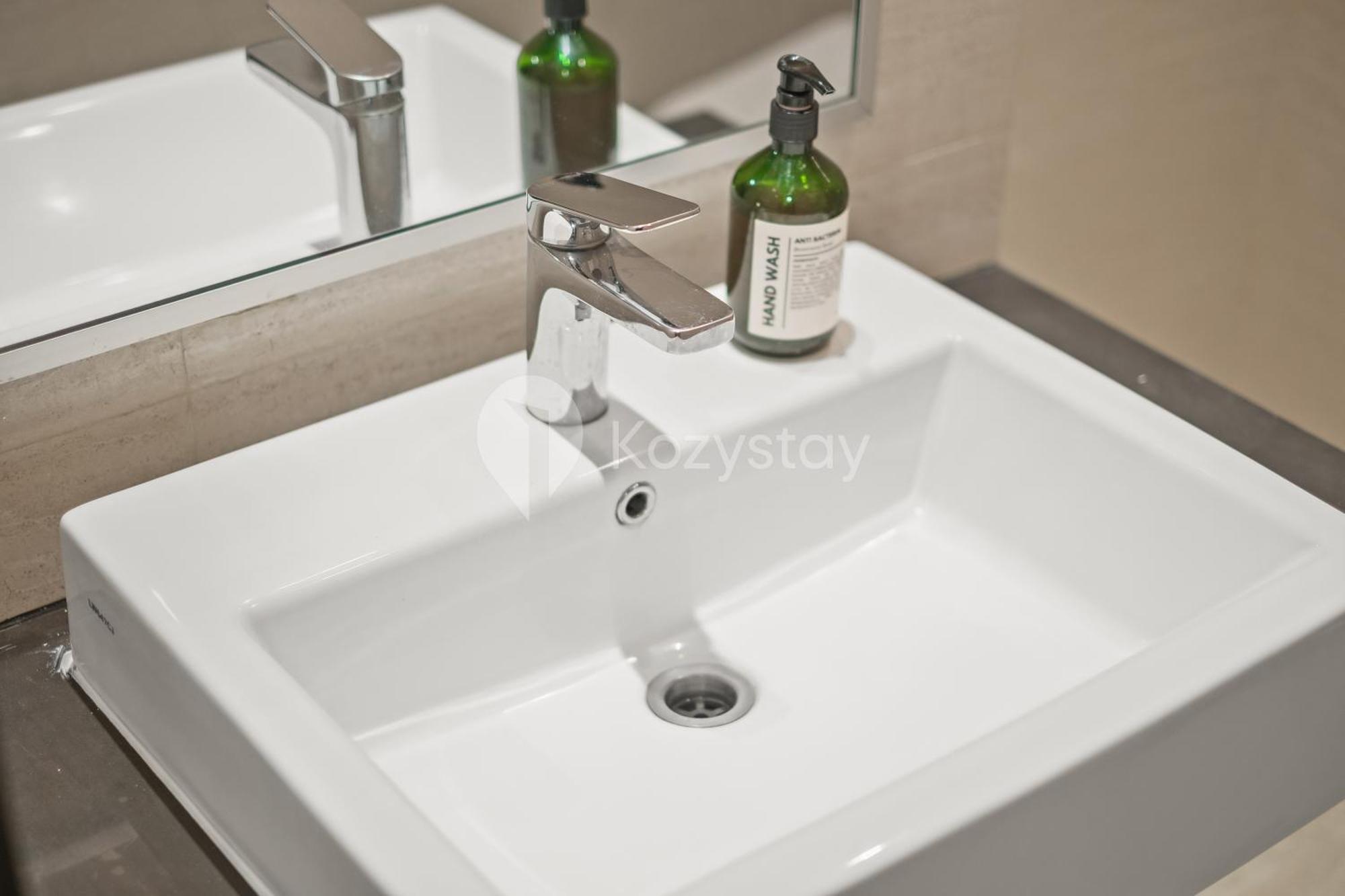 Meadow By Kozystay - Newly Renovated - Kebon Jeruk Jakarta Exterior photo